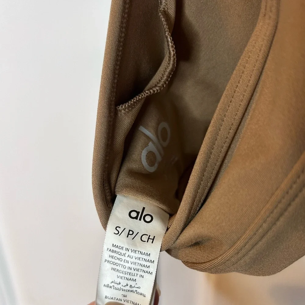 ALO Yoga Airlift Intrigue Bra (S) & 7/8 High-Waist Airlift Legging (XS) Set